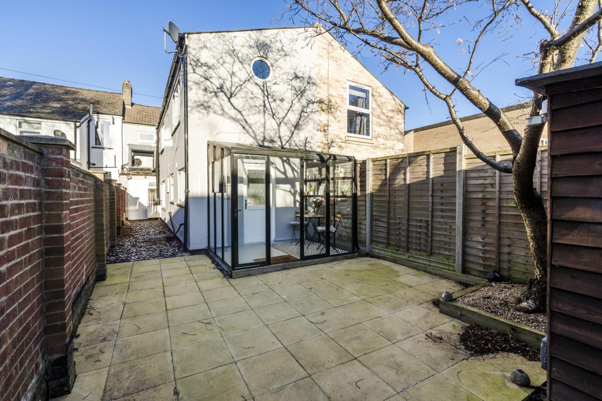 Charming 2-bedroom Town House - Short Walk From The Station Cambridge (Cambridgeshire)