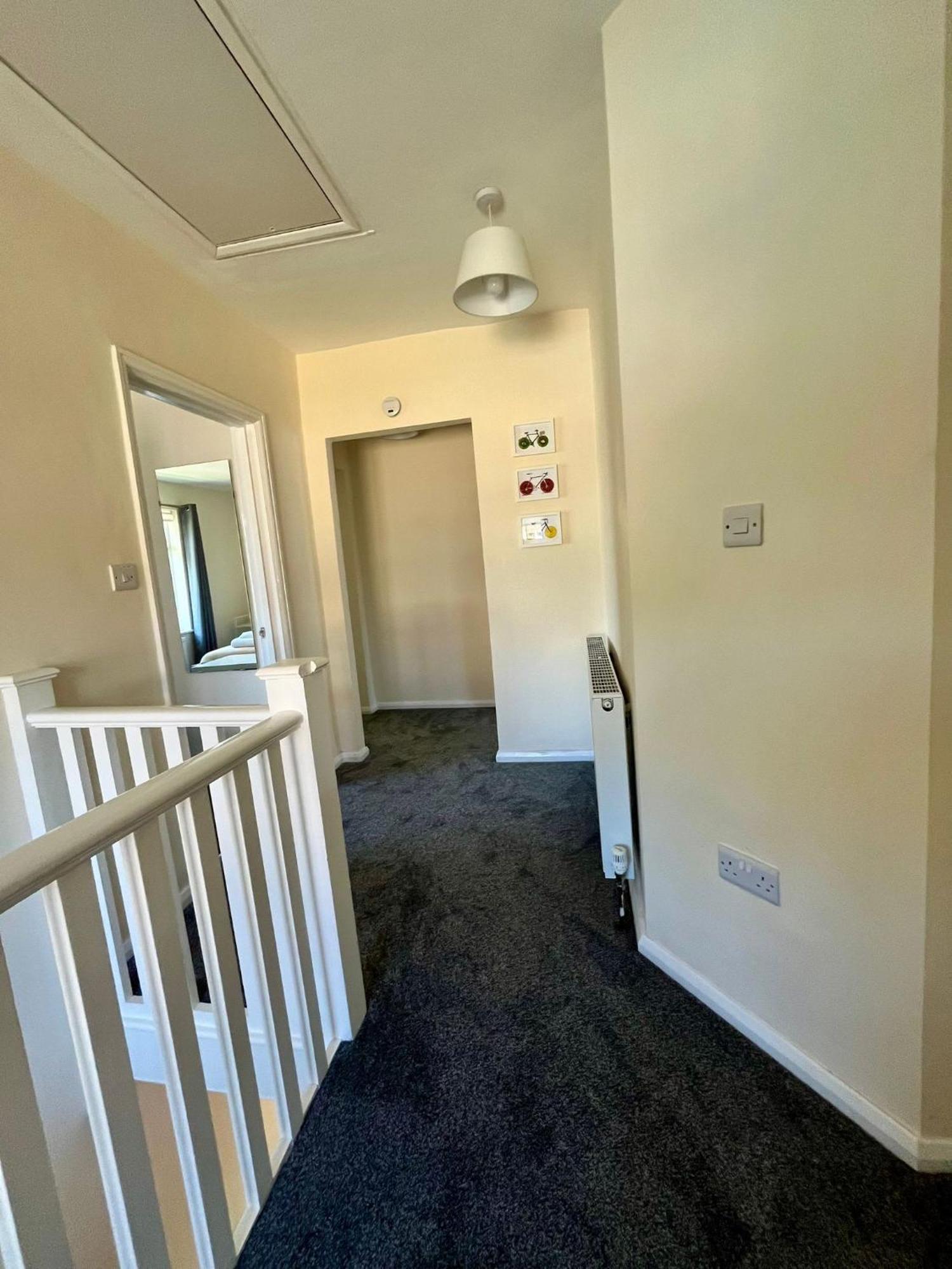 Central, Newly Refurb 2 Bed Flat With Free Parking *