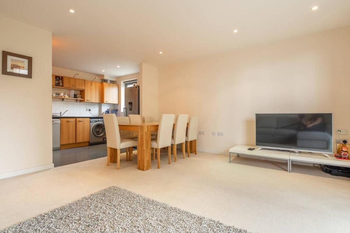 Apartment 2 Bedroom Flat Next To Train Station & Gated Parking Cambridge (Cambridgeshire)