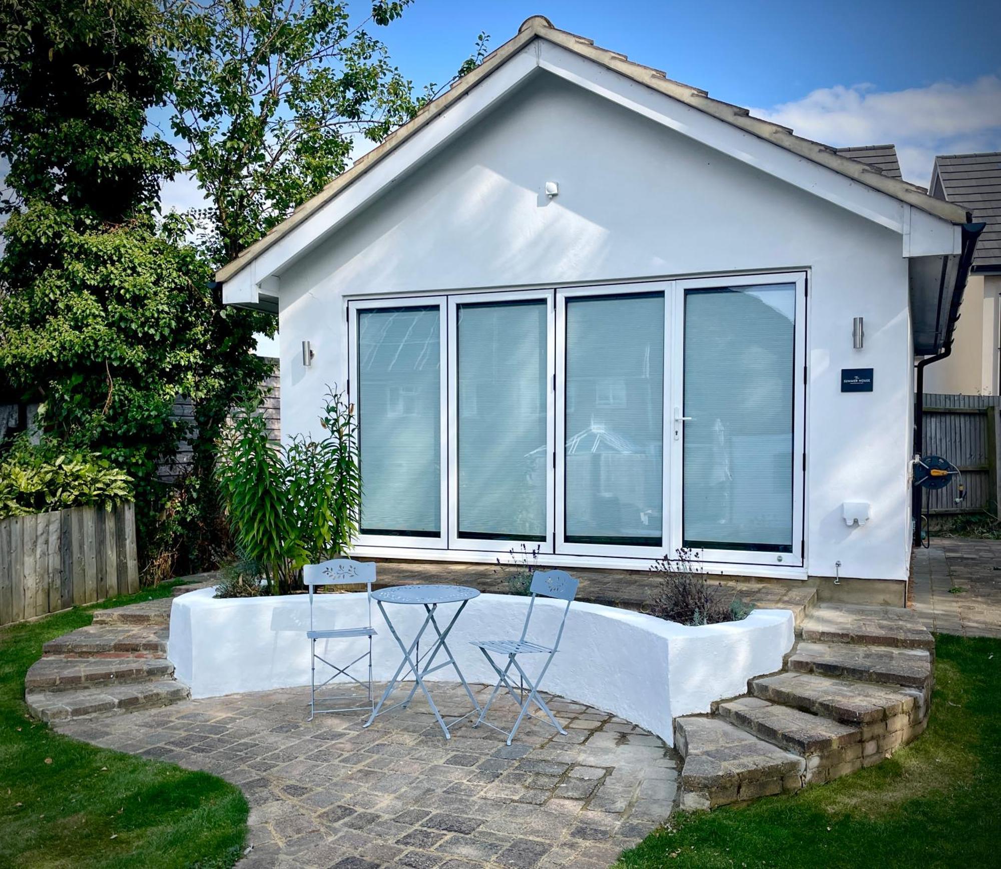 The Summer House - Free Onsite Parking Holiday home *