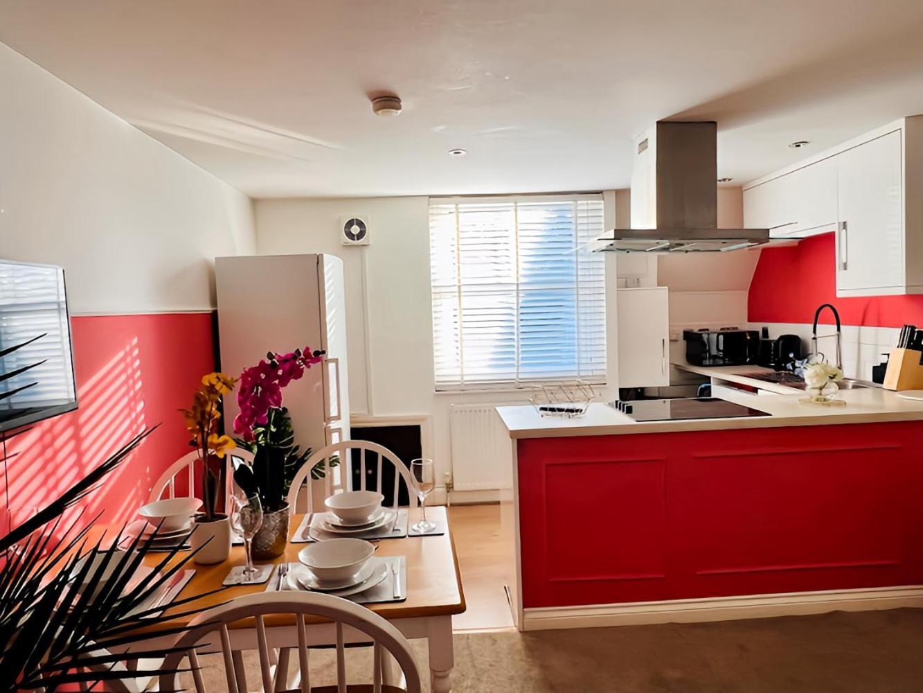- 2br Super Flats In *