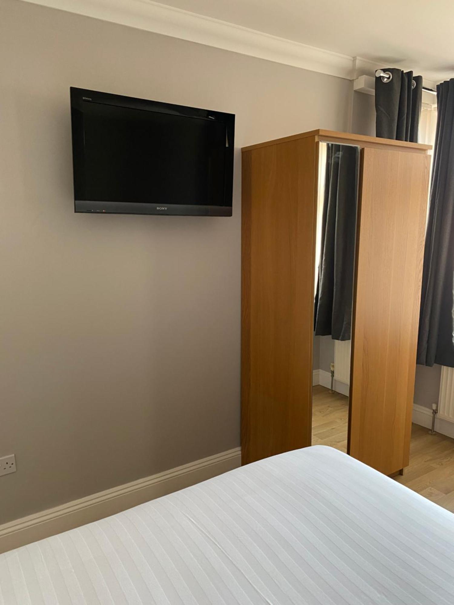 Guest house Autumn House 4*