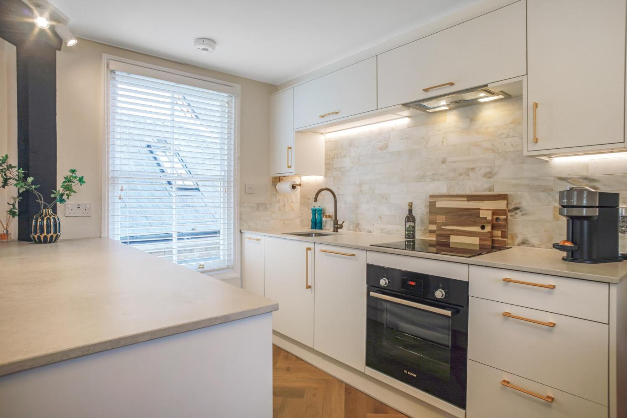Very Location - Luxury Boutique 1 Bed Flat By River And Centre Apartment