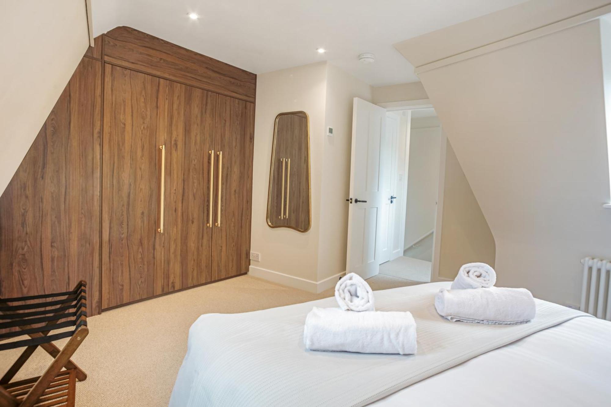 Very Location - Luxury Boutique 1 Bed Flat By River And Centre *