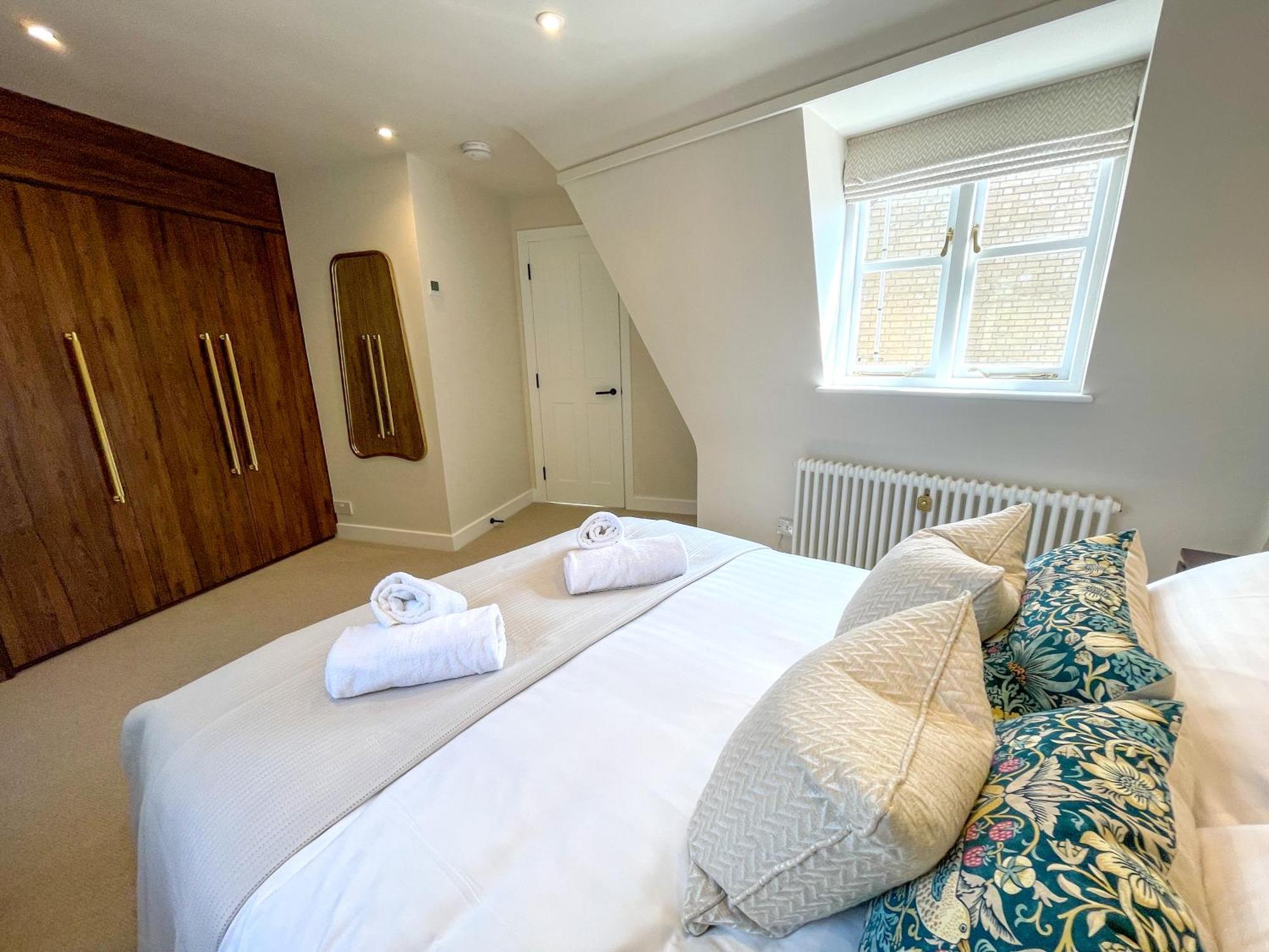 Very Location - Luxury Boutique 1 Bed Flat By River And Centre *