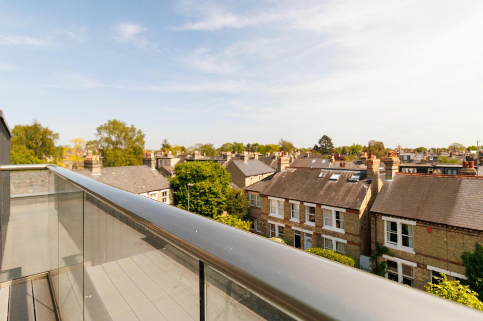 Diamond Penthouse: Centre Oasis With Stunning Views