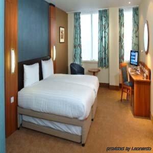 Hotel Ramada Cambridge Fen Drayton