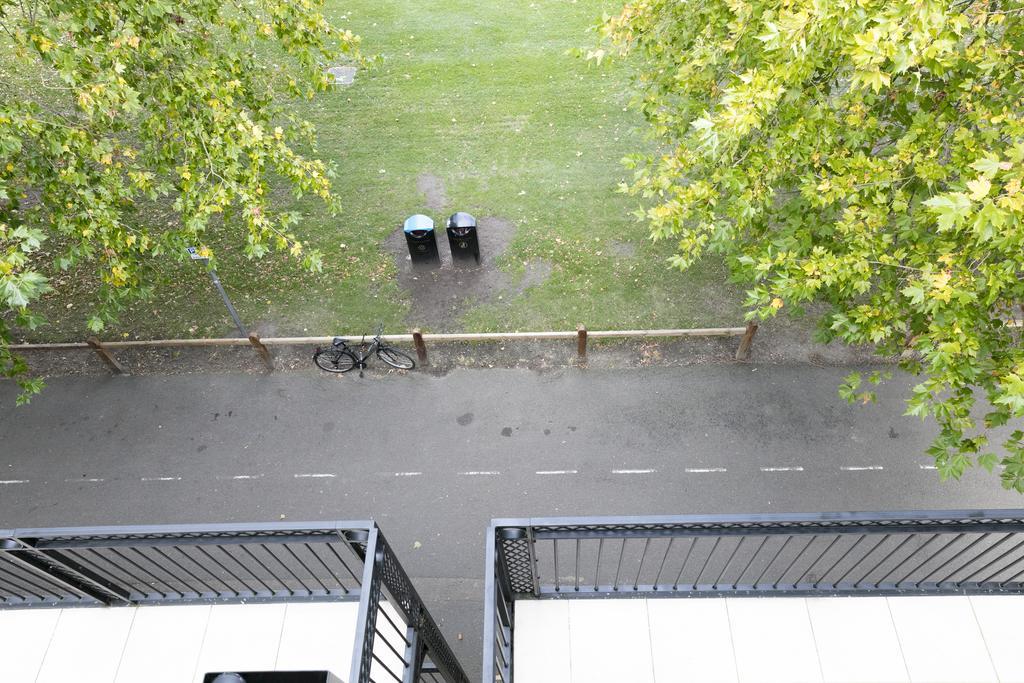 Penthouse 5 Mins Walk To Centre & Colleges With Balcony & Sleeps 6 * Cambridge (Cambridgeshire)