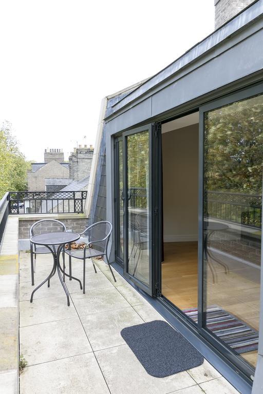 Penthouse 5 Mins Walk To Centre & Colleges With Balcony & Sleeps 6 *