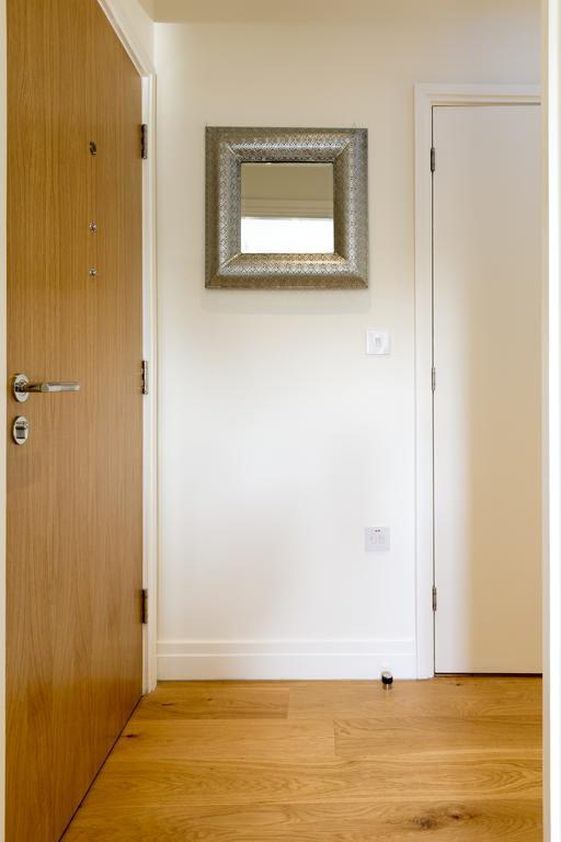 Penthouse 5 Mins Walk To Centre & Colleges With Balcony & Sleeps 6 * Cambridge (Cambridgeshire)