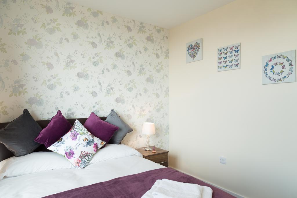 Apartment Station Penthouse: Modern Retreat With Parking & Terrace Cambridge (Cambridgeshire)