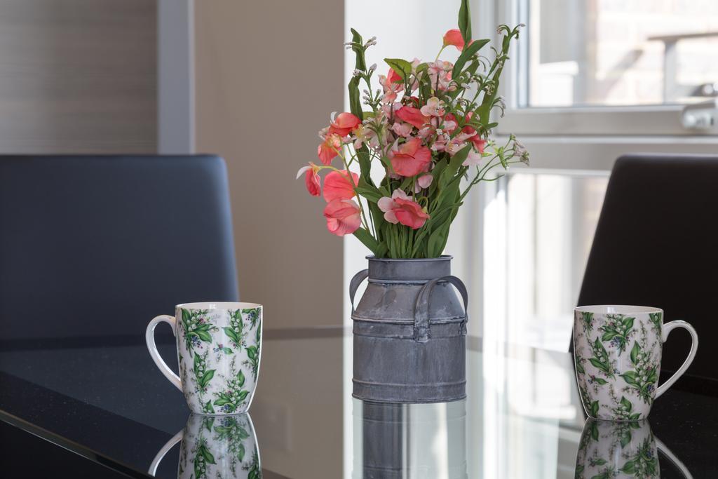 Station Penthouse: Modern Retreat With Parking & Terrace Apartment Cambridge (Cambridgeshire)