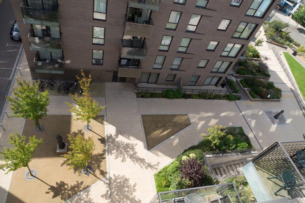 Apartment Station Penthouse: Modern Retreat With Parking & Terrace Cambridge (Cambridgeshire)