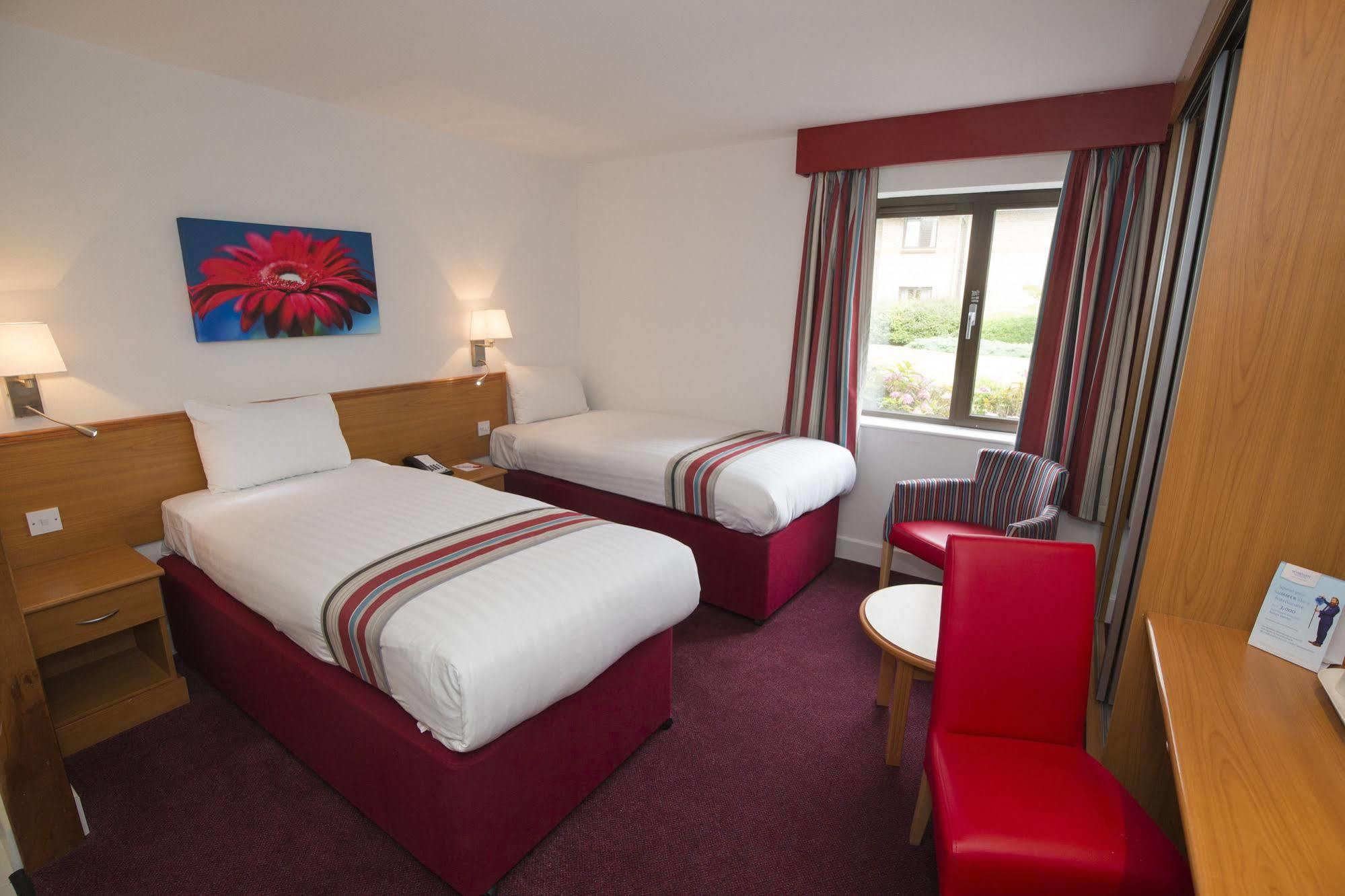 Ramada Cambridge Hotel 4*