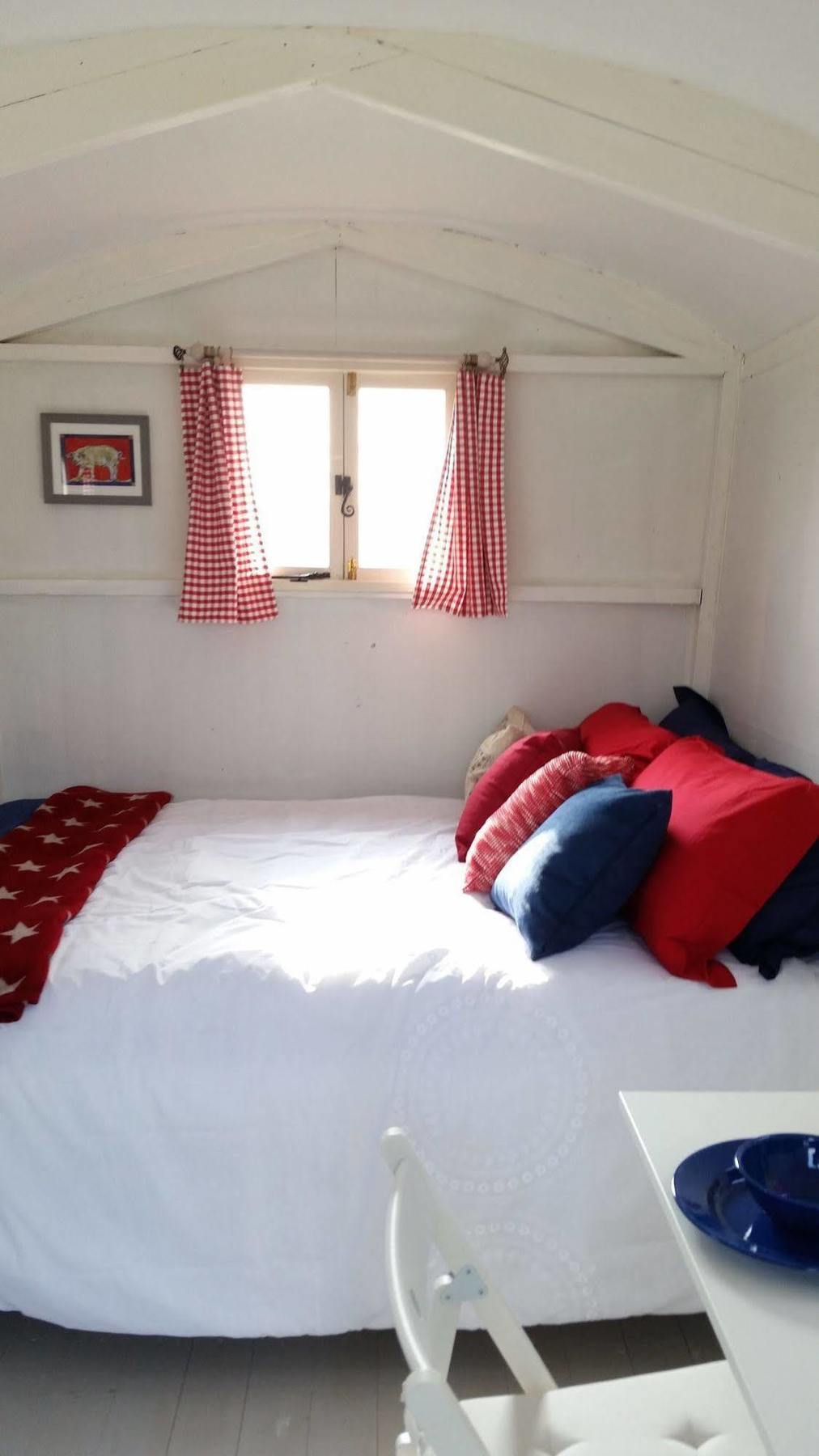 Farm stay Pidley Bottom Cottages - Luxury Sc Rooms - Fully Furnished And Equipped - Kitchen - Towels And Linen Included *