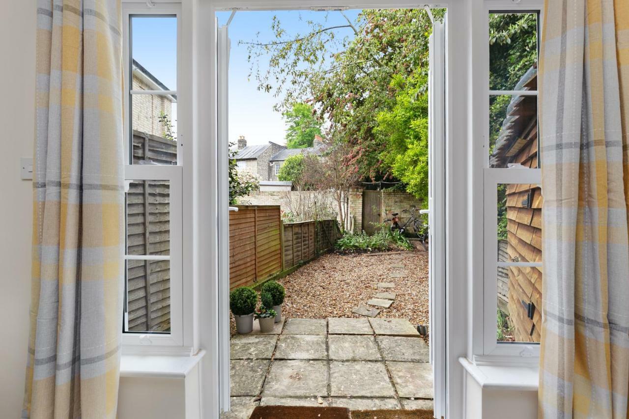 Holiday home Stylish - Parking - Garden - Sleeps 6 *