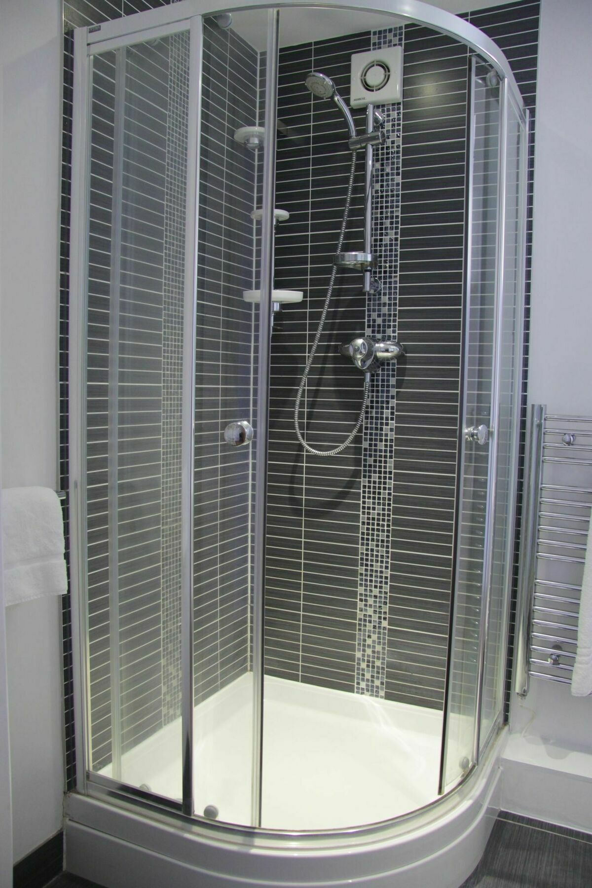 Lux Living - Marino Place Apartment *