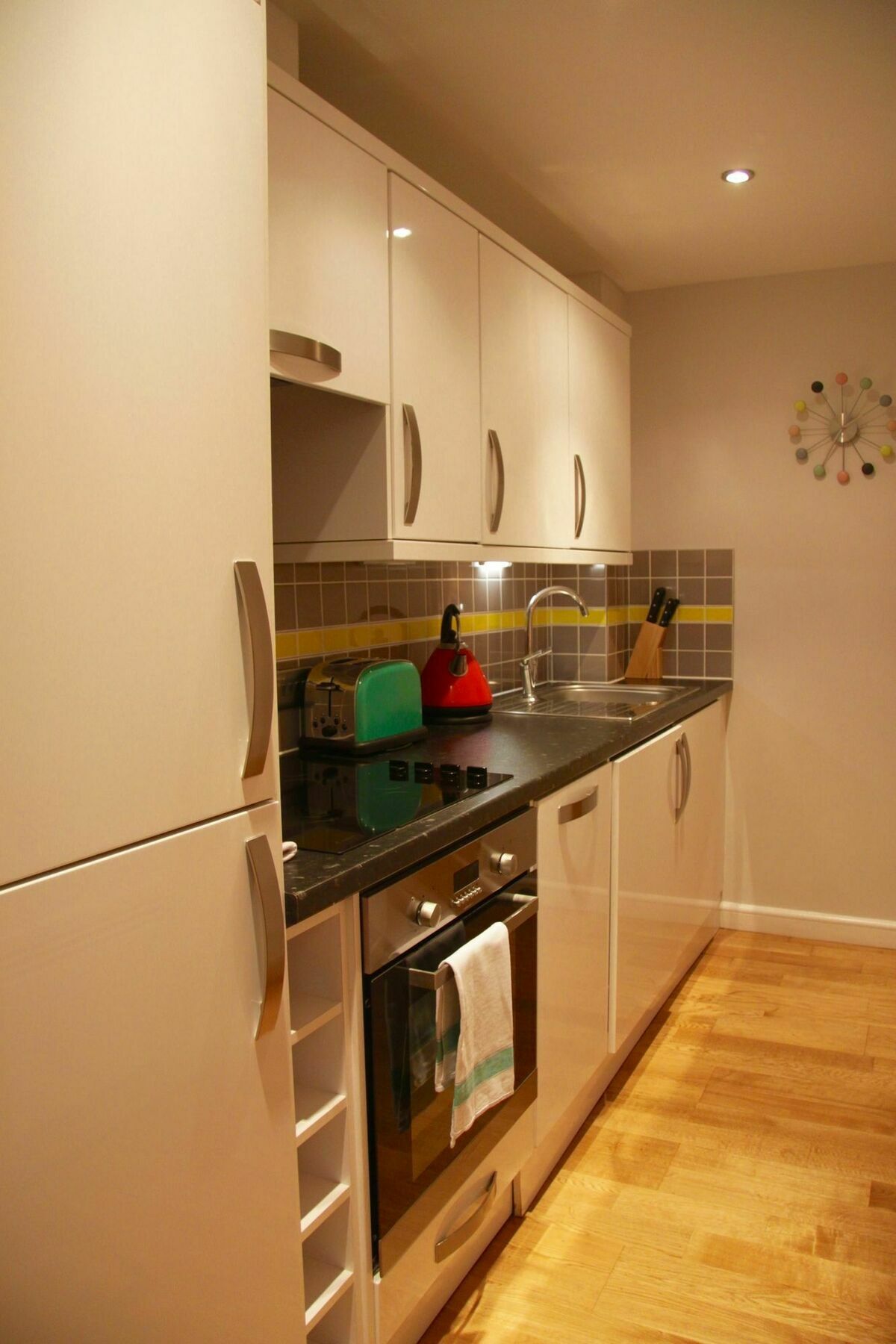 Lux Living - Marino Place Apartment