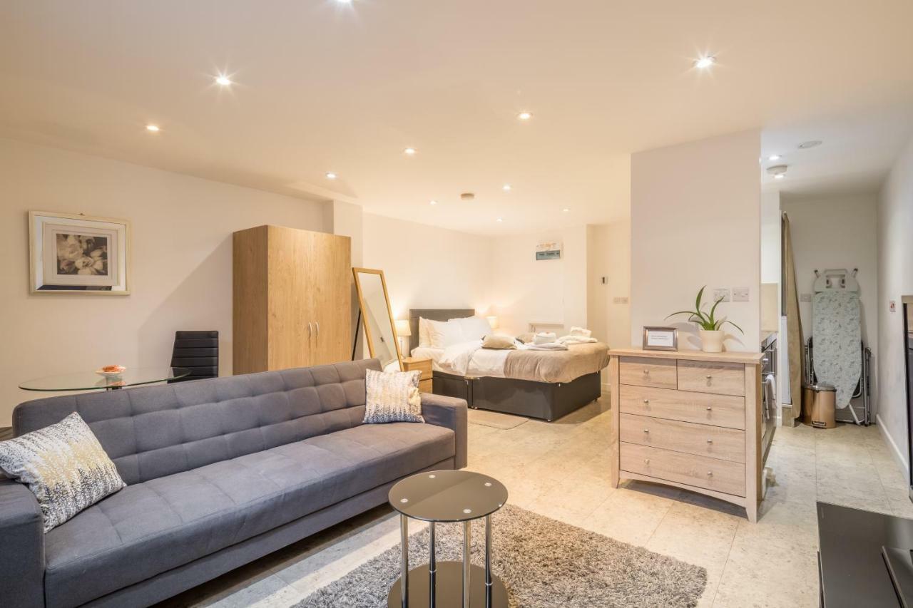 Apartment Koala & Tree - Cambridge Centric Location Renovated Studios - Short Lets & Serviced Accommodation