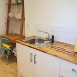 Cosy, Self Contained Annex