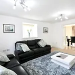 Large Stylish Cambridge House