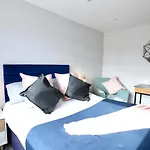 Stylish Cambridge City Pad