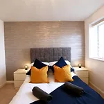 Large Stylish Cambridge House