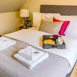 Boutique And Beautiful Apartment