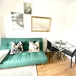 Koala & Tree - 2 Bedroom In City Centre - Short Lets & Serviced Accommodation Cambridge
