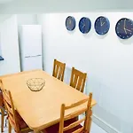 Private Entrance - 1 Bed Apartment - Self Check In - Near Aru & City Centre