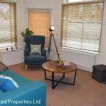 Private Entrance - 1 Bed Apartment - Self Check In - Near Aru & City Centre