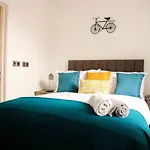 Suitely - Garden Walk Apartments