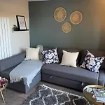 Hinton Pad By Condokeeper