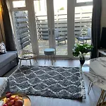 Hinton Pad By Condokeeper