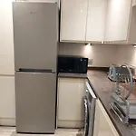 Modern Flat With Free Parking