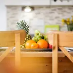 Contemporary Trumpington Apartment With Self Check-In ,Free On-Site Parking, Terrace, Super Fast Wifi & 5 Mins Drive To Papworth & Addenbrookes Hospitals