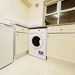 Cozy Entire 2Br Flat With 2 Bathrooms And Free Parking