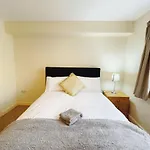 Cozy Entire 2Br Flat With 2 Bathrooms And Free Parking