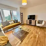 Koala & Tree - Modern 1 Bed Apartment For 4 Guests In The Heart Of Cambridge - Short Lets & Serviced Accommodation