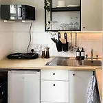Cozy Studio Near Train Station