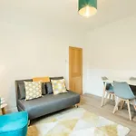 Cosy Two Bedroom Apartment In Excellent Location