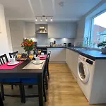 Cambridge Stays Riverside Apart Hotel With 2Br Flats At The City Centre-Parking-Balcony