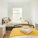 Cosy Two Bedroom Apartment In Excellent Location