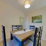 Pass The Keys Modern And Spacious Terrace In Central Cambridge