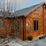 Spacious Cabin Evcharger And Free Parking Near Cambridge