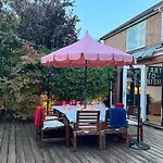 Modern, Gr Floor 1 Bed, Bathroom, Garden & Private Entry With Free Parking