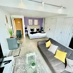 Cambridge City Centre Studio First Floor Sleeps 3