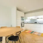 Executive 2Br Apartment Next To Station + Parking