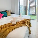 Cambridge Stays - Apartment At Addenbrooke Hospital And Bio Campus - Free Private Parking