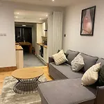 The City House By Tas